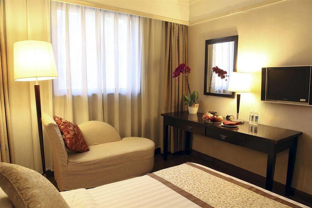 Redwall Hotel Пекин Экстерьер фото