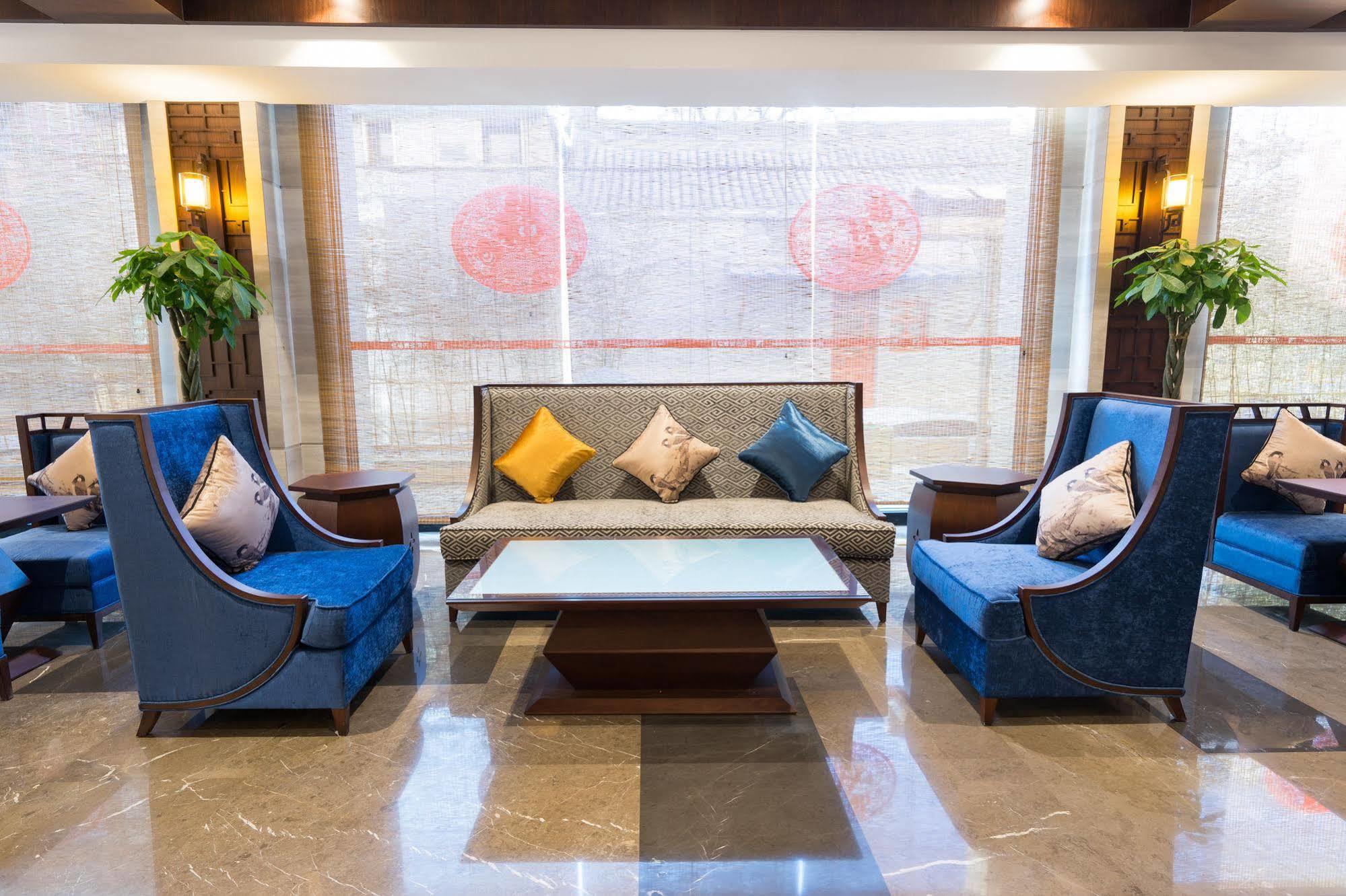 Redwall Hotel Пекин Экстерьер фото