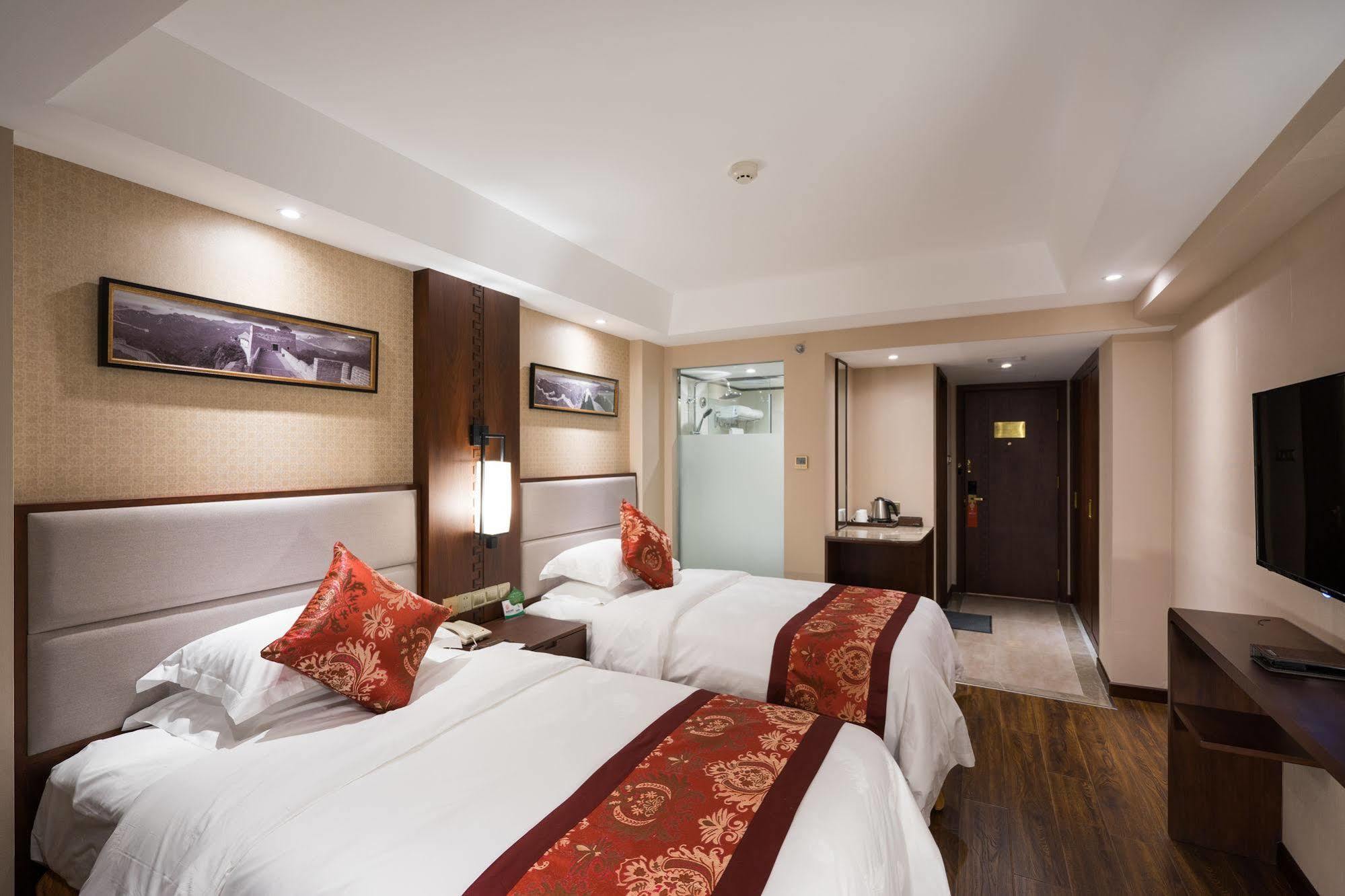 Redwall Hotel Пекин Экстерьер фото