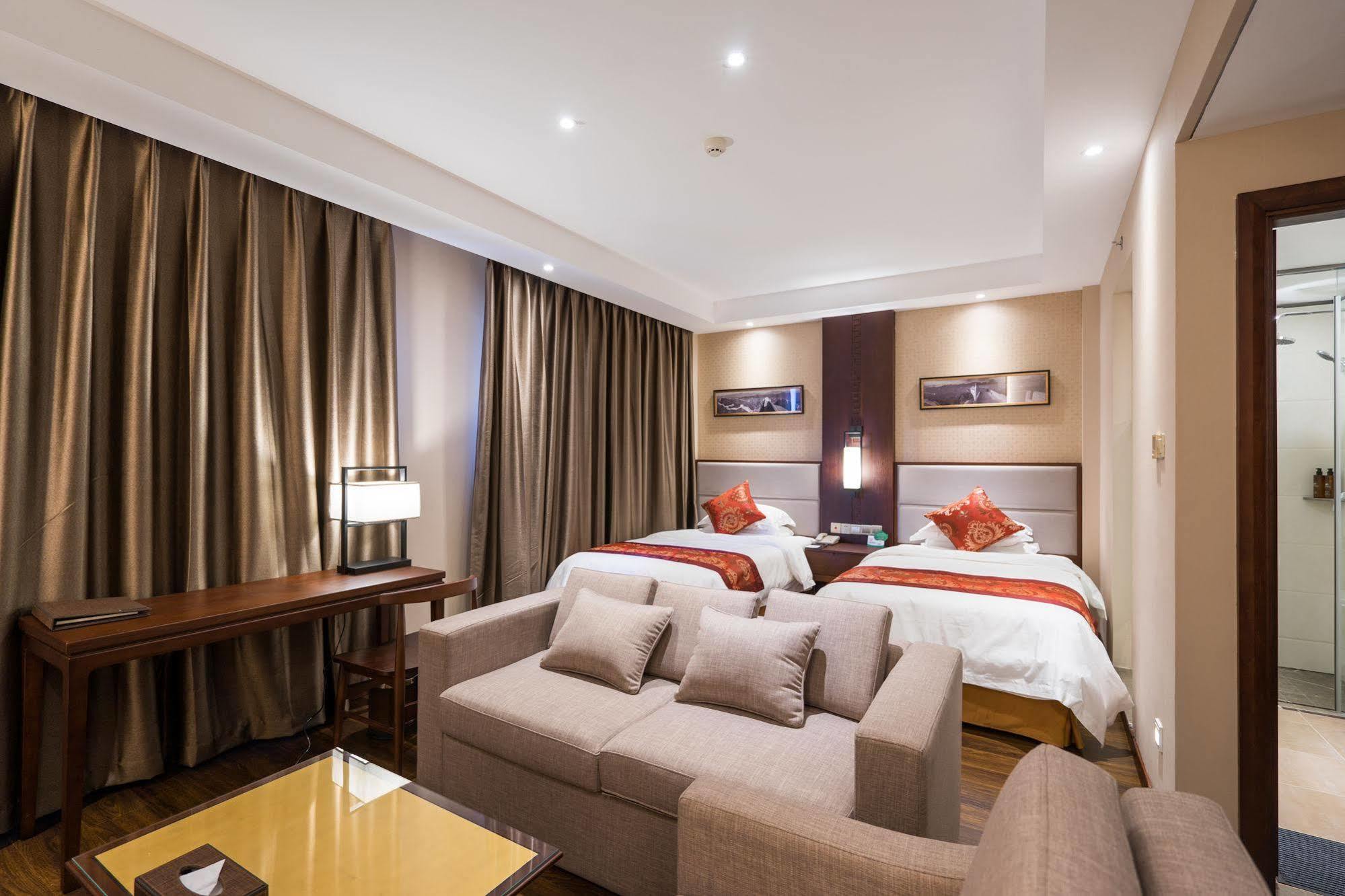Redwall Hotel Пекин Экстерьер фото